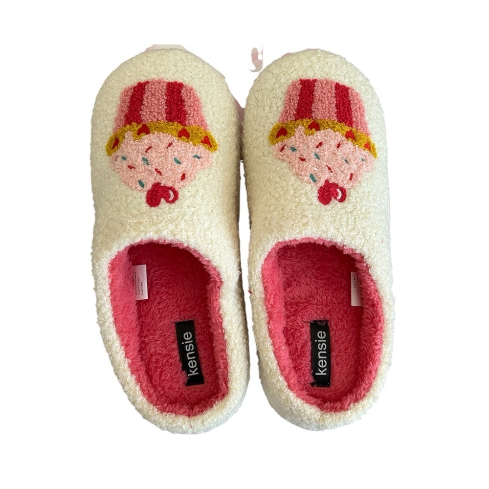 Kensie Faux Sherpa Memory Foam Slippers with a cupcake design